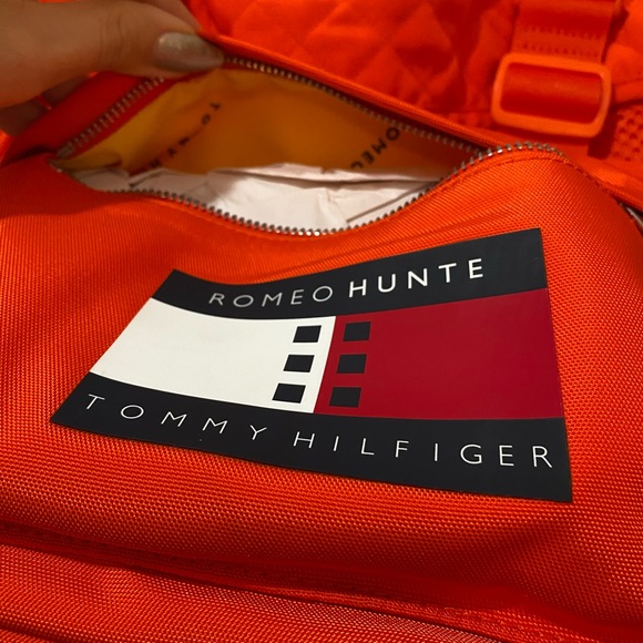 Tommy Hilfiger TOMMYXROMEO Tactical Vest in Neon Orange Size Small - Picture 15 of 16